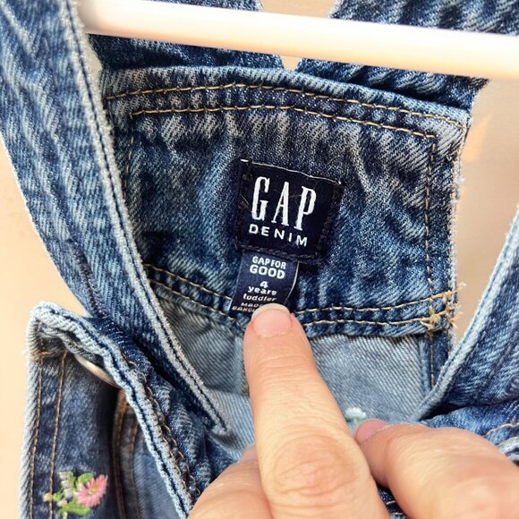 NEW Gap Denim Toddler Overalls 4Y Floral Embroidery‎ Adjustable Straps - Picture 5 of 5